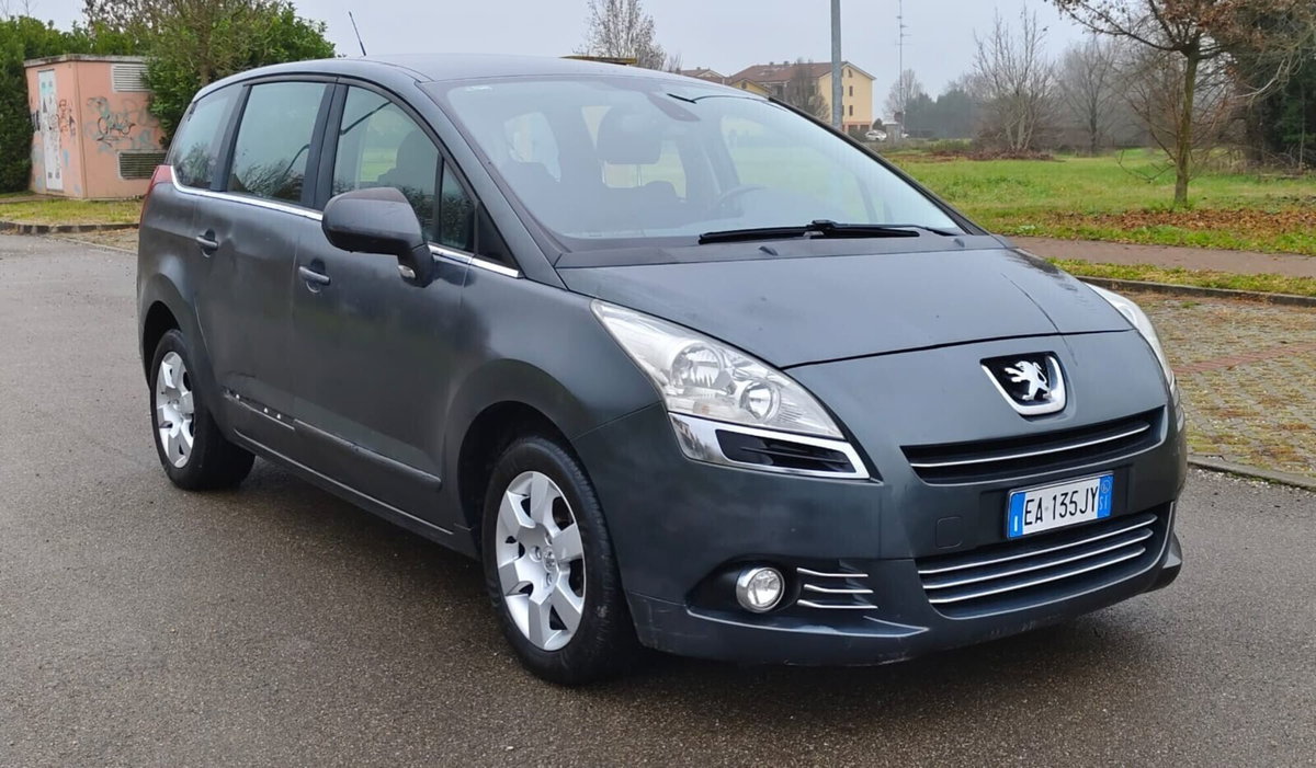 Peugeot 5008 1.6 HDi 112CV Business (17)