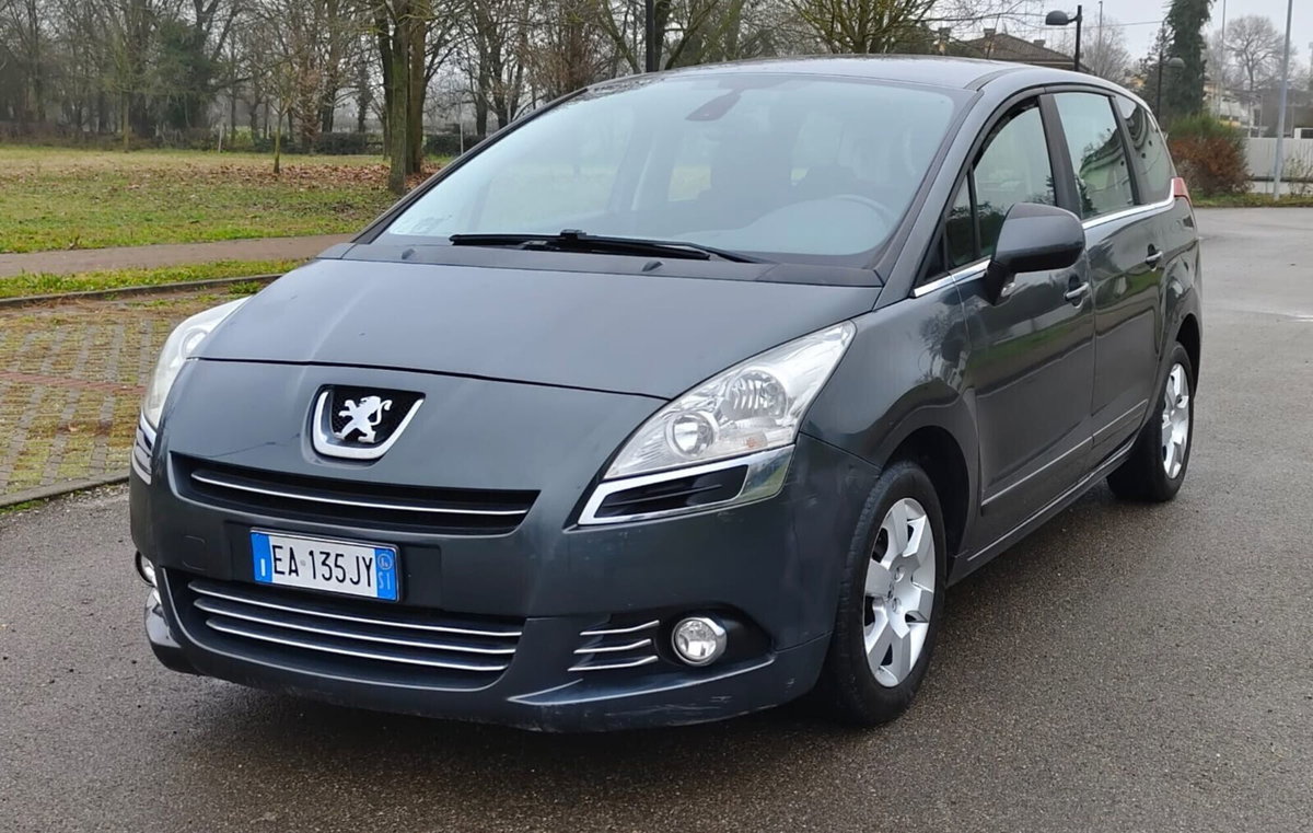 Peugeot 5008 1.6 HDi 112CV Business (2)