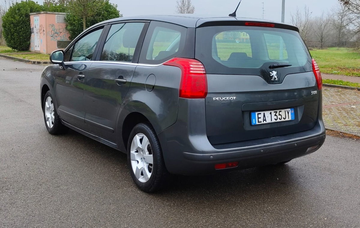 Peugeot 5008 1.6 HDi 112CV Business (6)