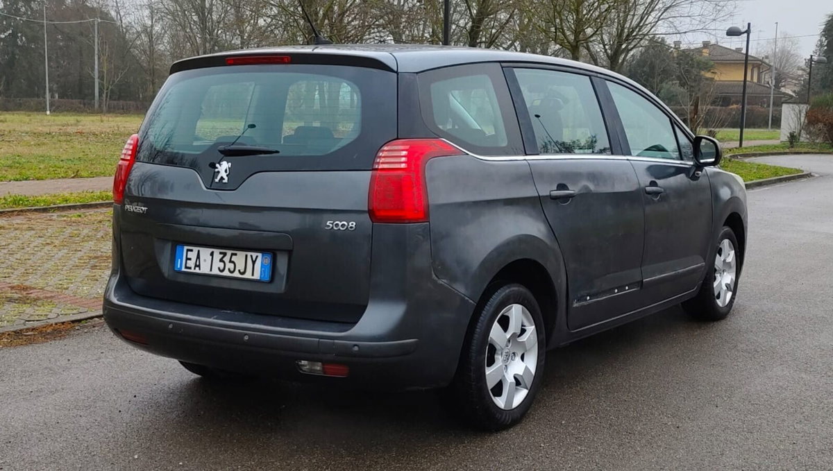 Peugeot 5008 1.6 HDi 112CV Business (7)