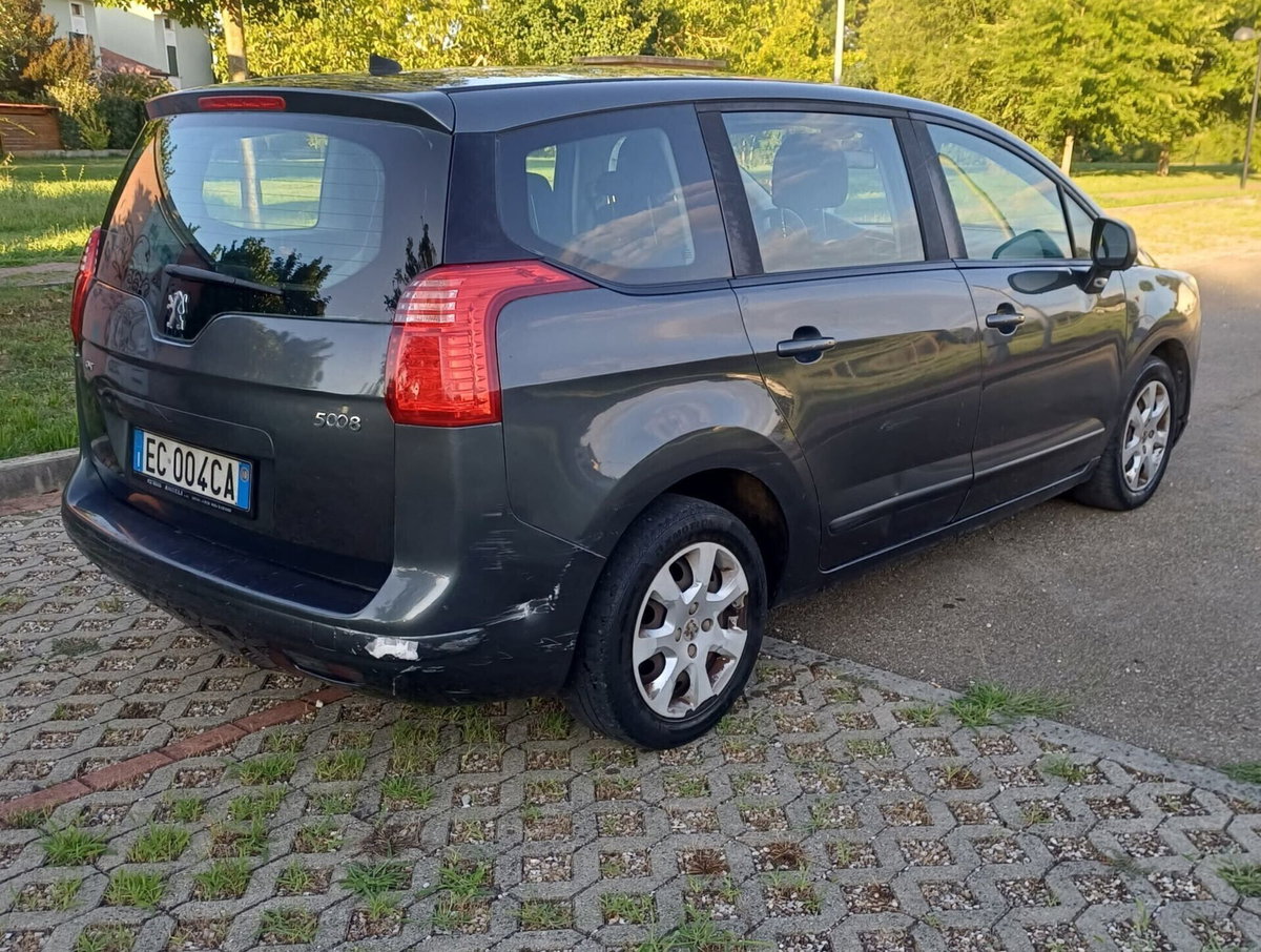 Peugeot 5008 1.6 HDi 112CV Tecno (10)