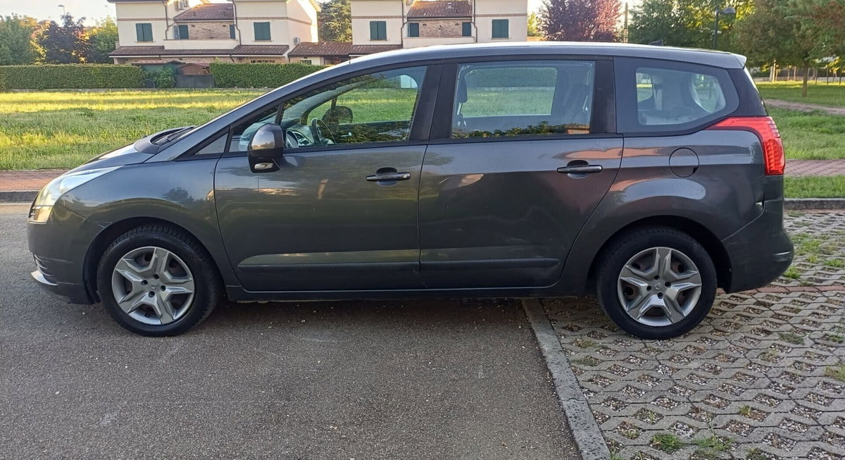 Peugeot 5008 1.6 HDi 112CV Tecno (11)