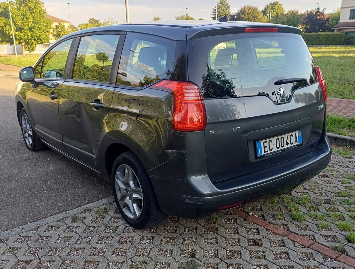 Peugeot 5008 1.6 HDi 112CV Tecno (12)