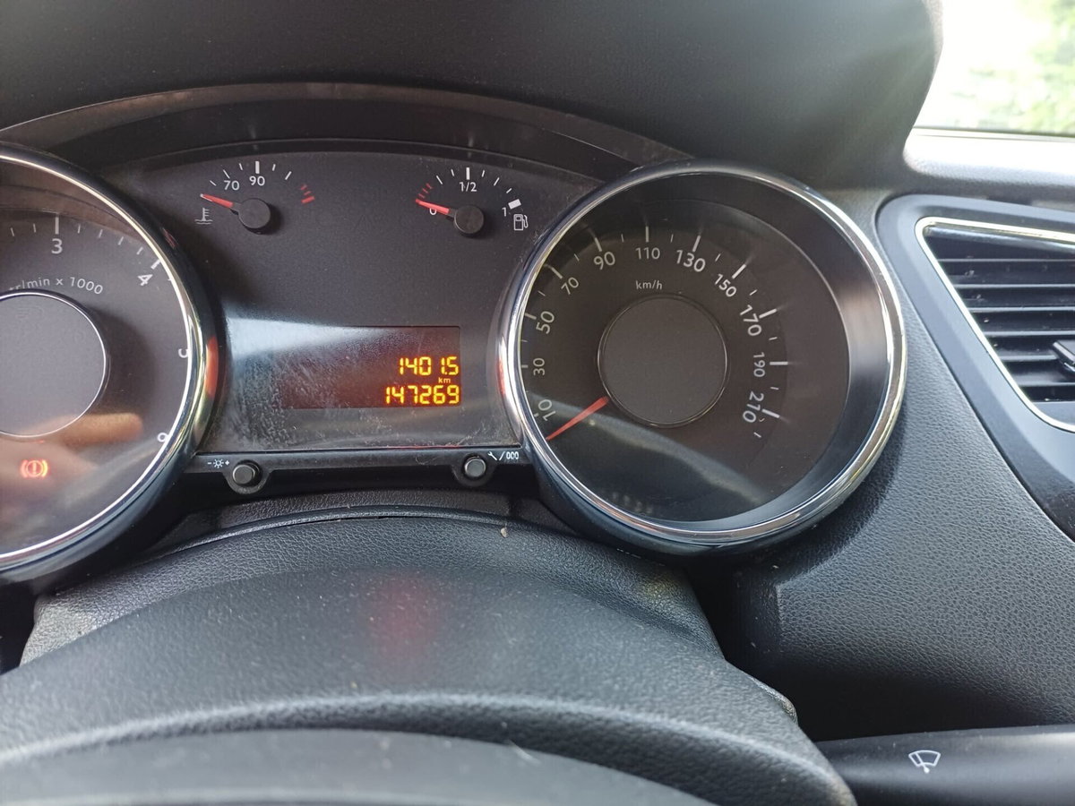 Peugeot 5008 1.6 HDi 112CV Tecno (15)