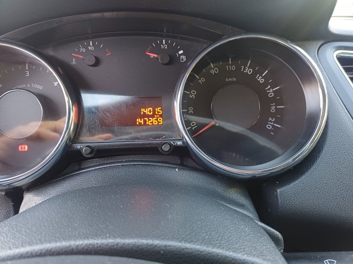 Peugeot 5008 1.6 HDi 112CV Tecno (18)