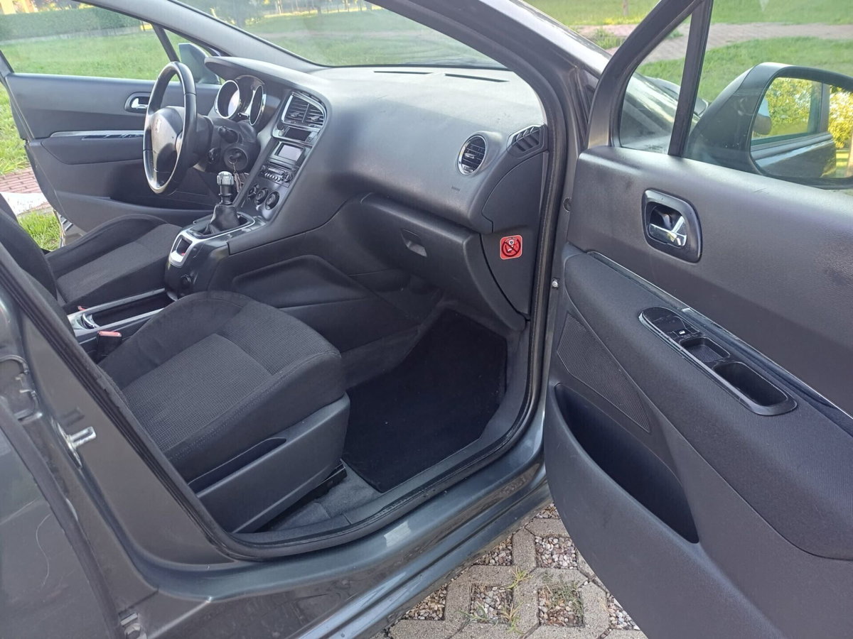 Peugeot 5008 1.6 HDi 112CV Tecno (19)