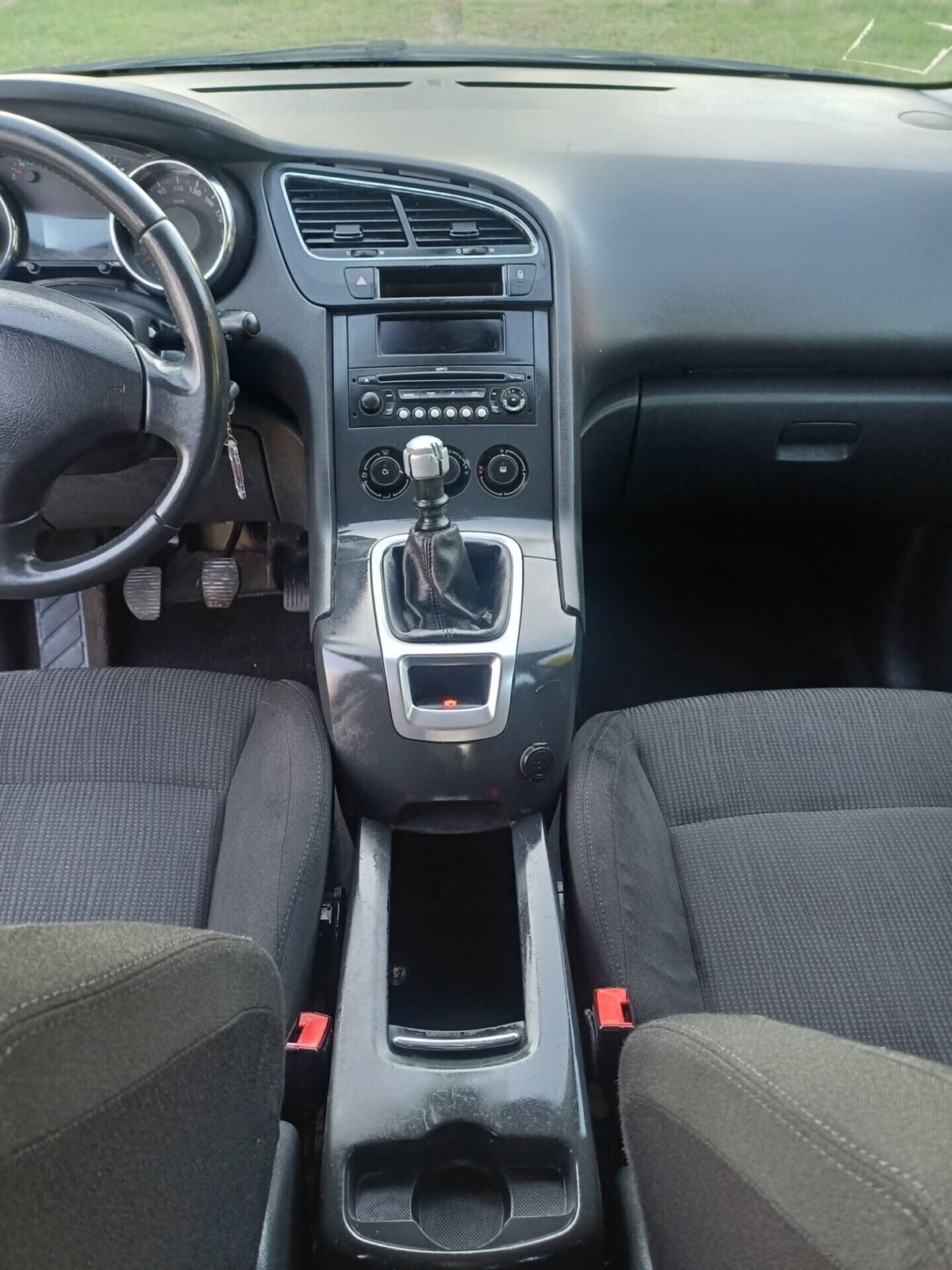 Peugeot 5008 1.6 HDi 112CV Tecno (20)