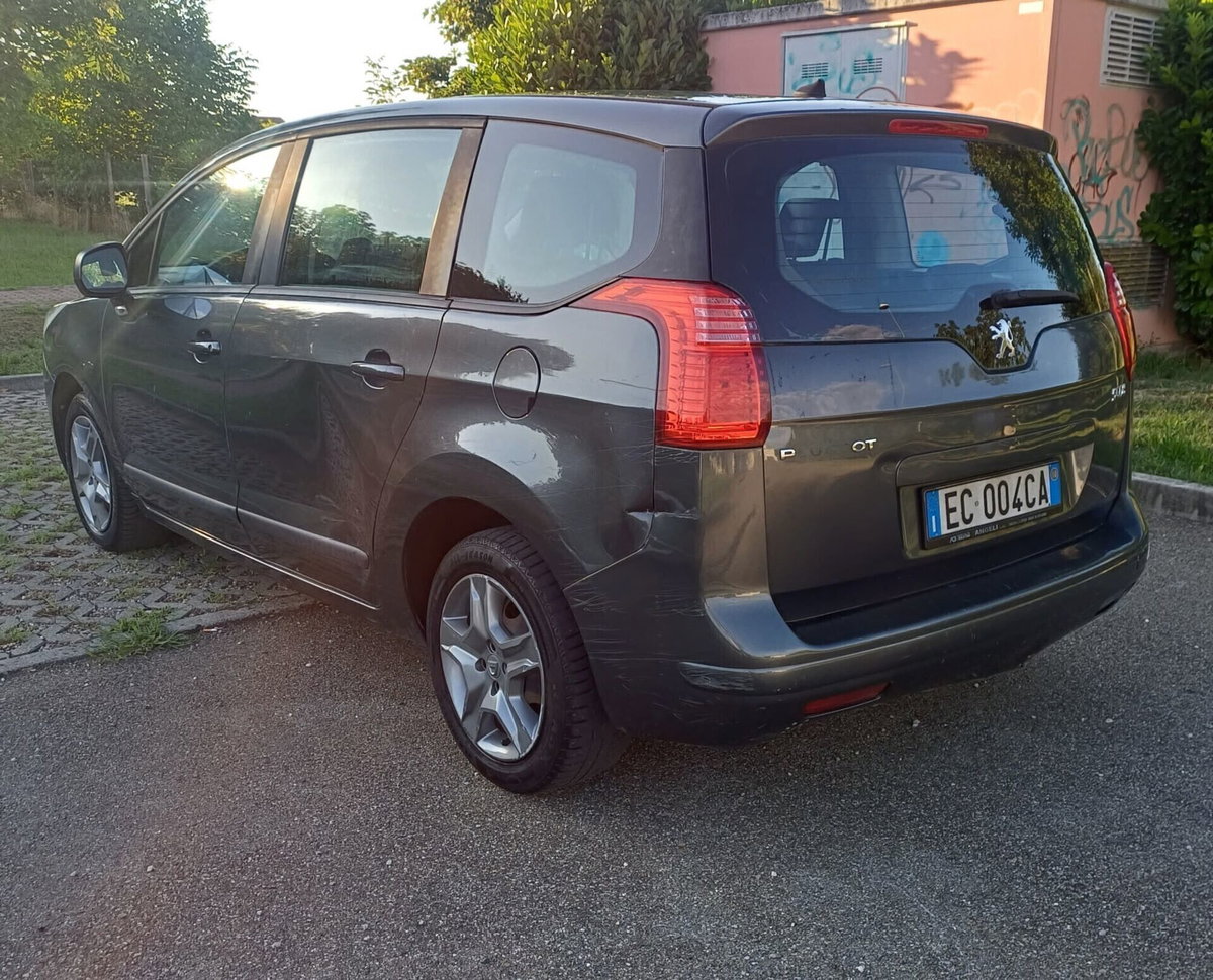 Peugeot 5008 1.6 HDi 112CV Tecno (4)