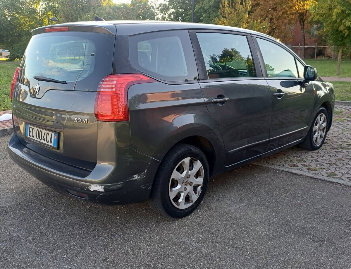 Peugeot 5008 1.6 HDi 112CV Tecno (5)