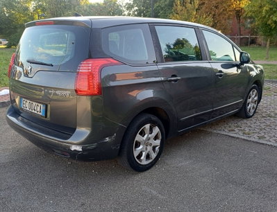 Peugeot 5008 1.6 HDi 112CV Tecno (5)