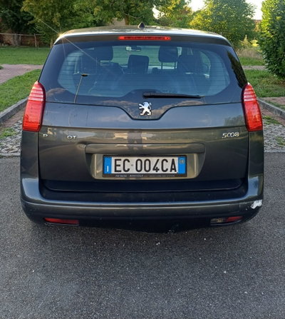 Peugeot 5008 1.6 HDi 112CV Tecno (9)