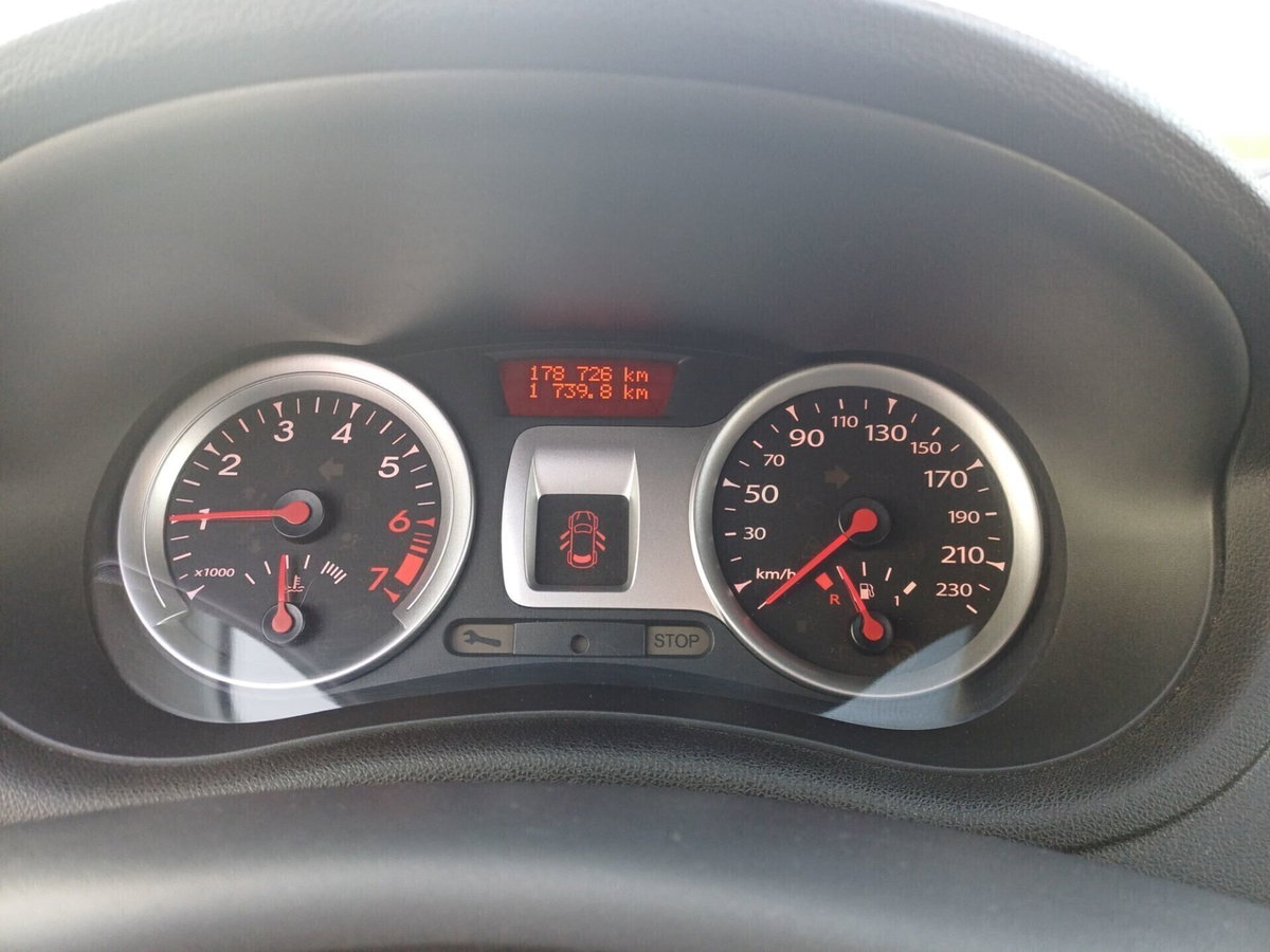 Renault Clio 1.2 16V 5 porte Dynamique (10)