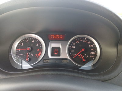 Renault Clio 1.2 16V 5 porte Dynamique (10)
