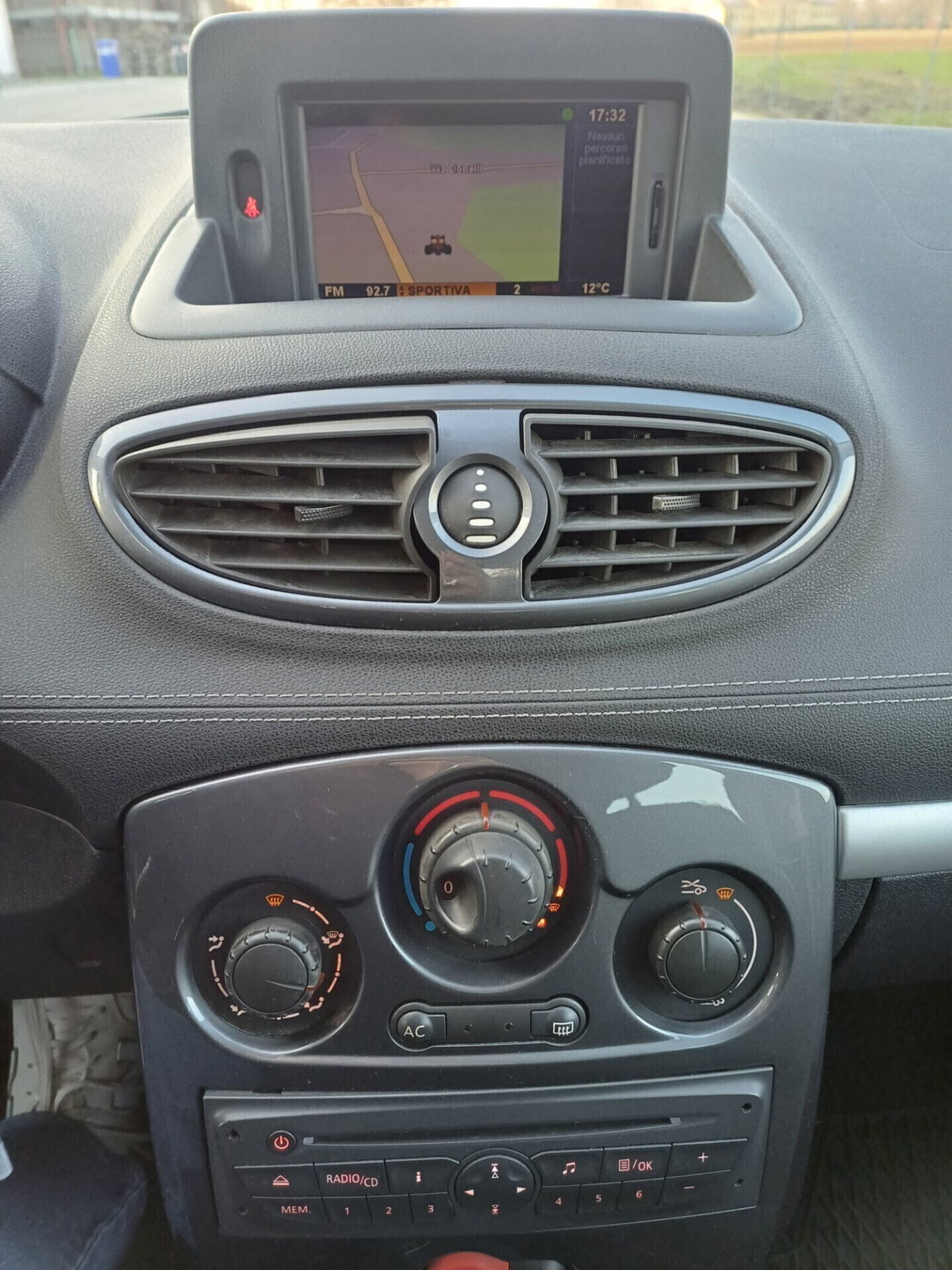Renault Clio 1.2 16V 5 porte Dynamique (12)
