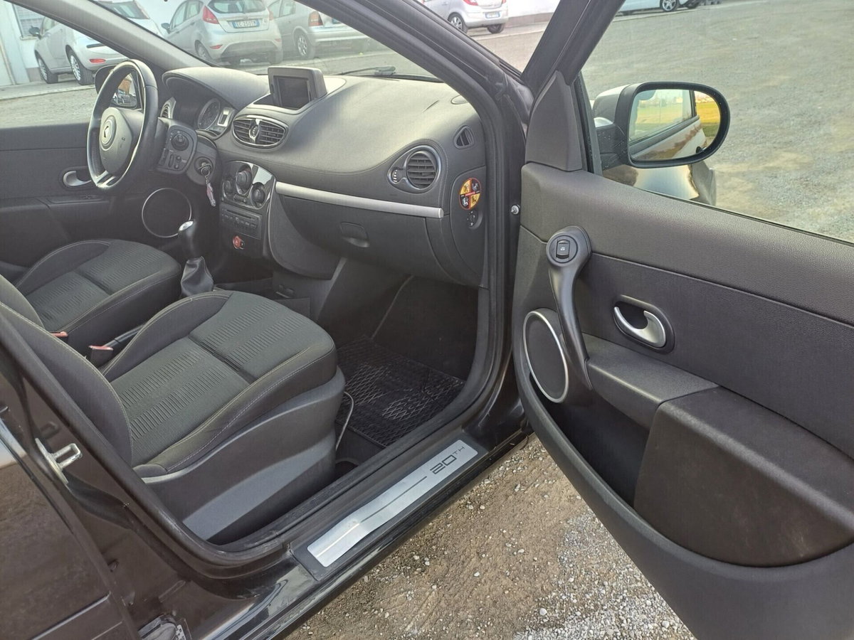 Renault Clio 1.2 16V 5 porte Dynamique (15)