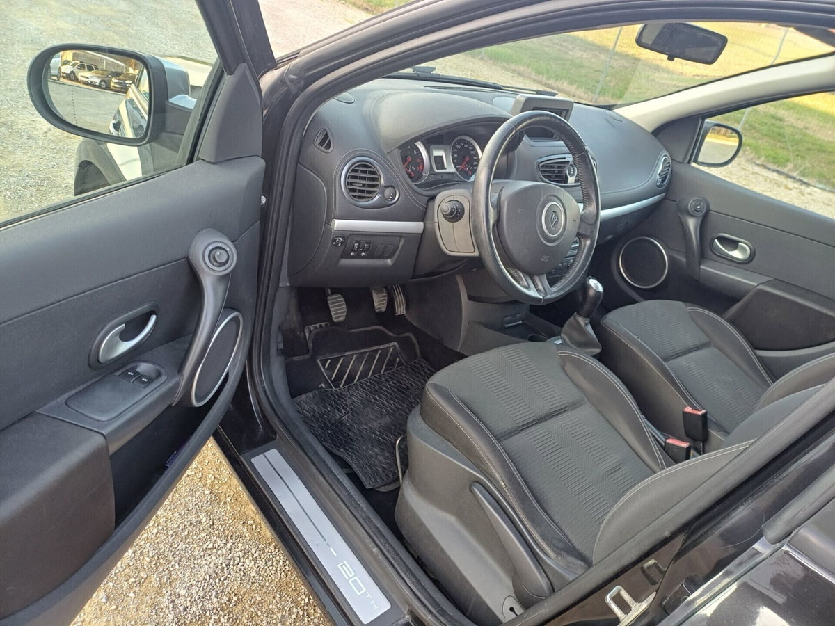 Renault Clio 1.2 16V 5 porte Dynamique (17)