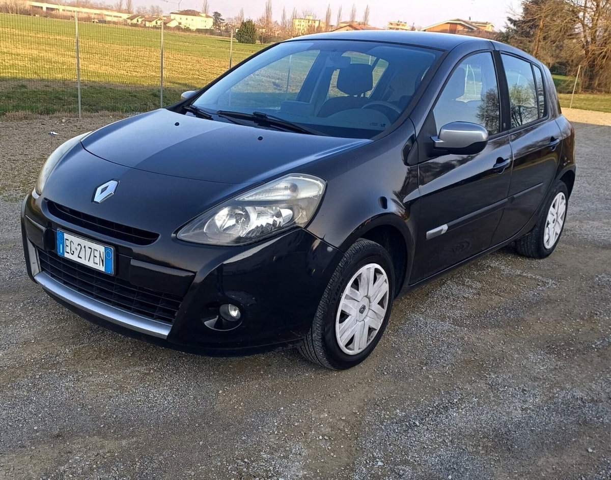 Renault Clio 1.2 16V 5 porte Dynamique (19)