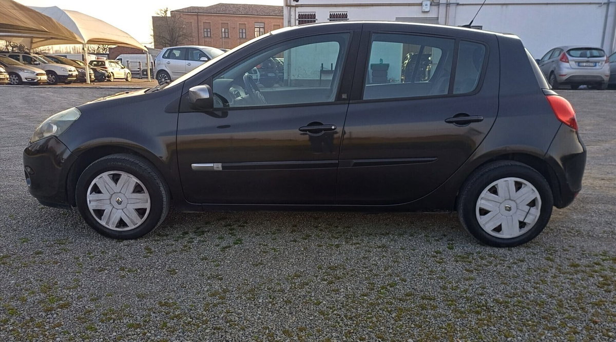 Renault Clio 1.2 16V 5 porte Dynamique (5)