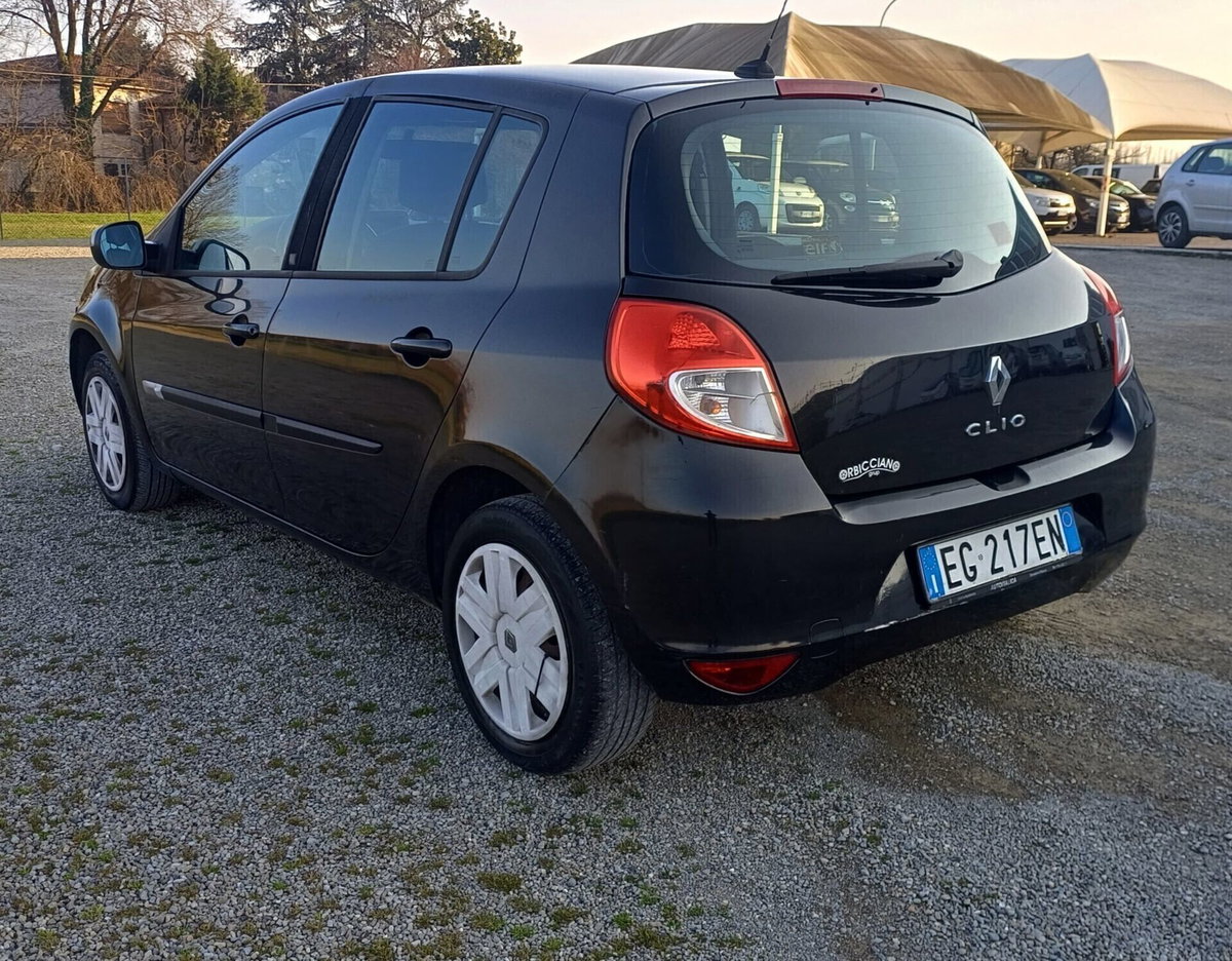 Renault Clio 1.2 16V 5 porte Dynamique (6)