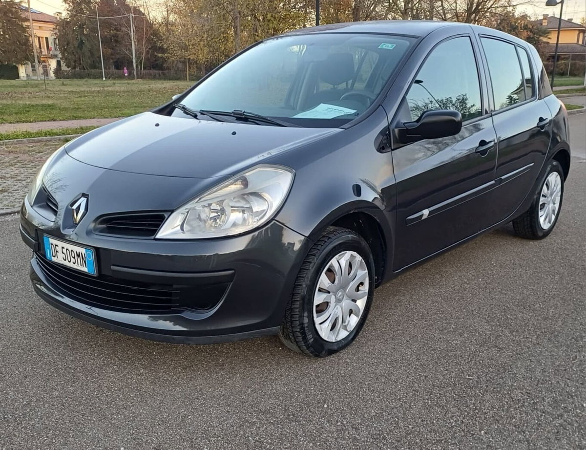 Renault Clio 1.2 16V 5 porte Luxe (11)