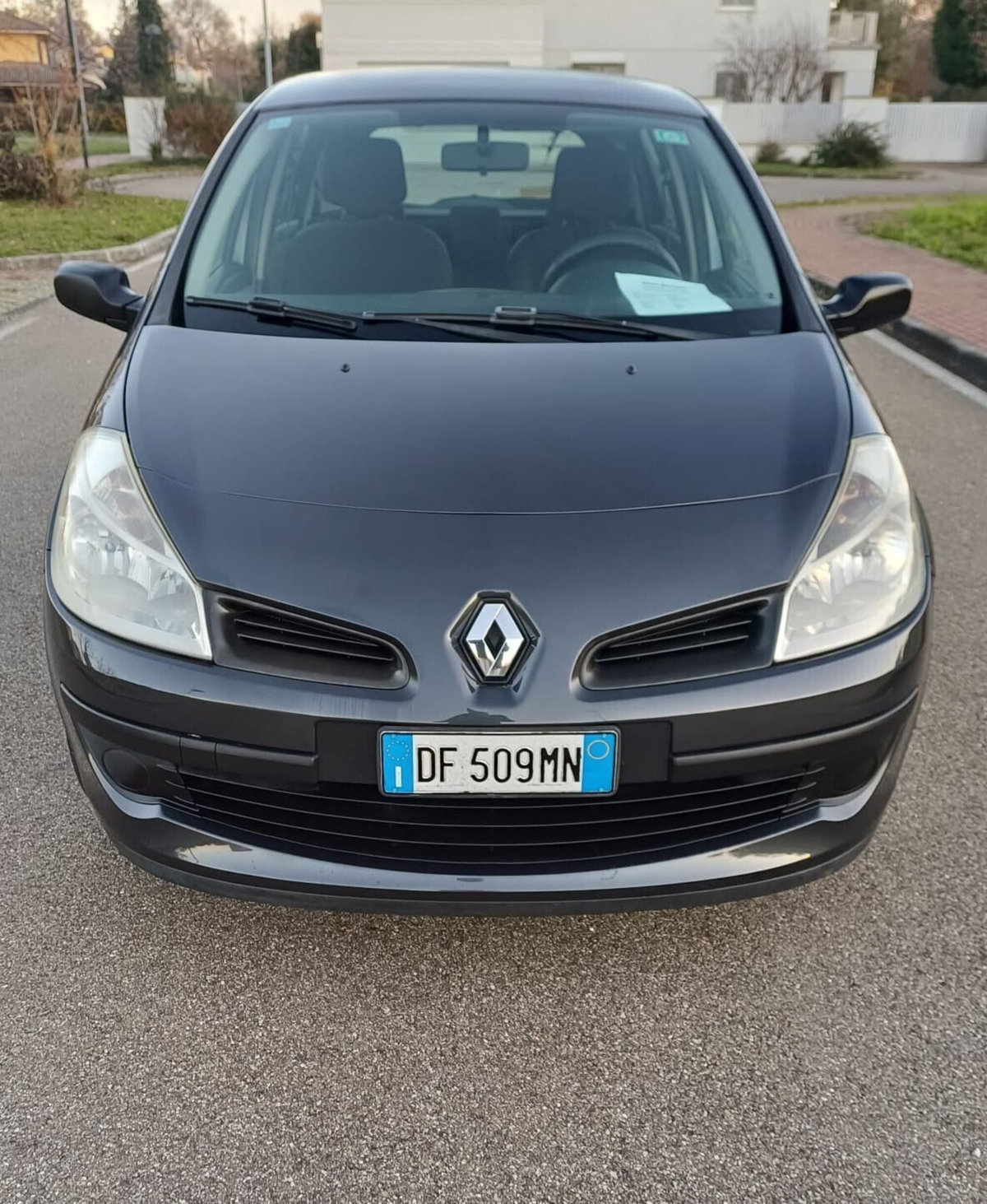 Renault Clio 1.2 16V 5 porte Luxe (16)