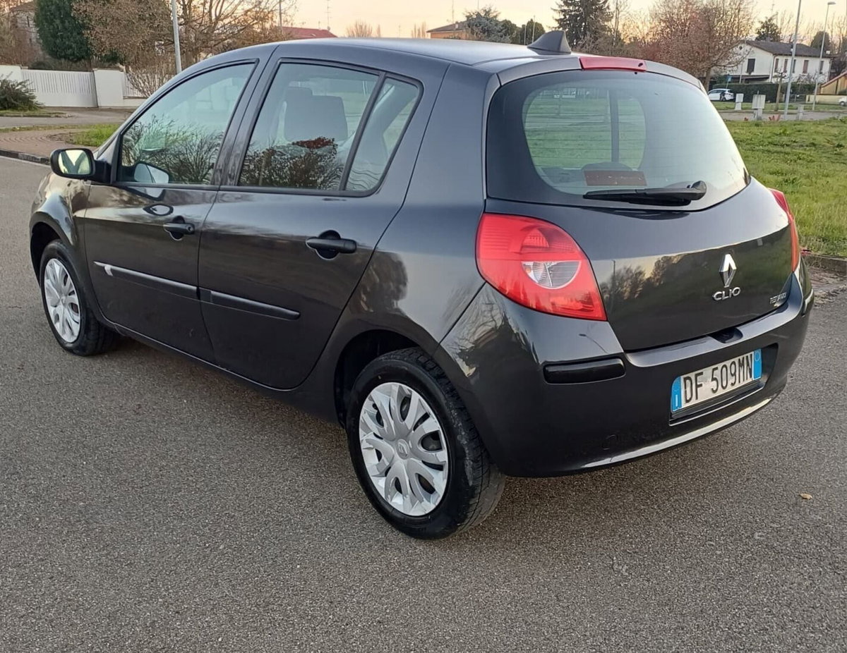 Renault Clio 1.2 16V 5 porte Luxe (20)