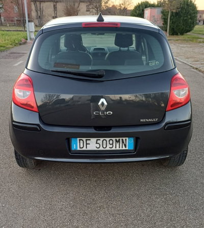 Renault Clio 1.2 16V 5 porte Luxe (4)