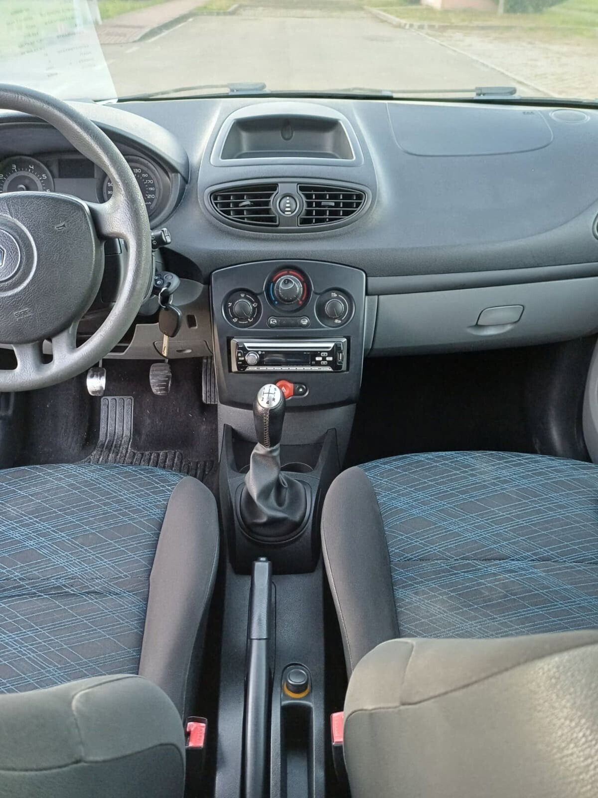 Renault Clio 1.2 16V 5 porte Luxe (6)