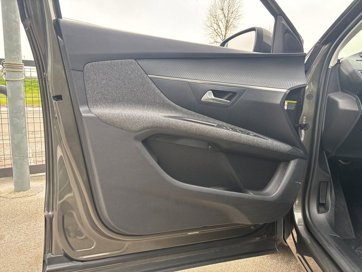Peugeot 3008 BlueHDi 130 S&S EAT8 Active Business (20)