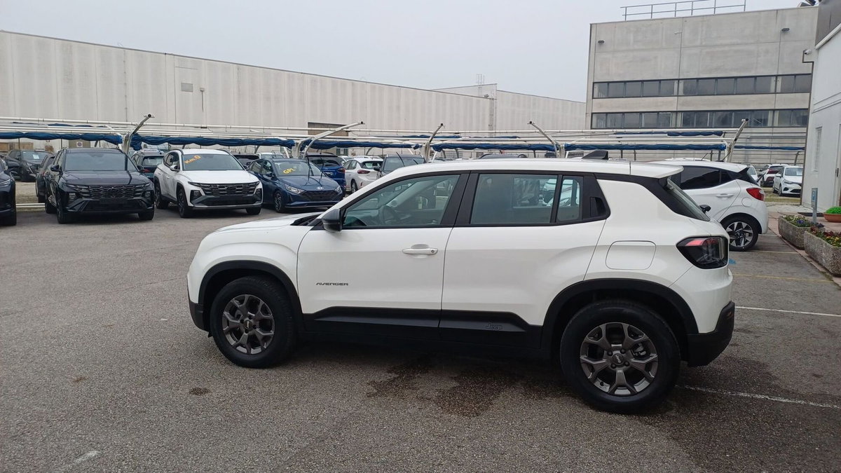 Jeep Avenger 1.2 turbo Longitude fwd 100cv (3)