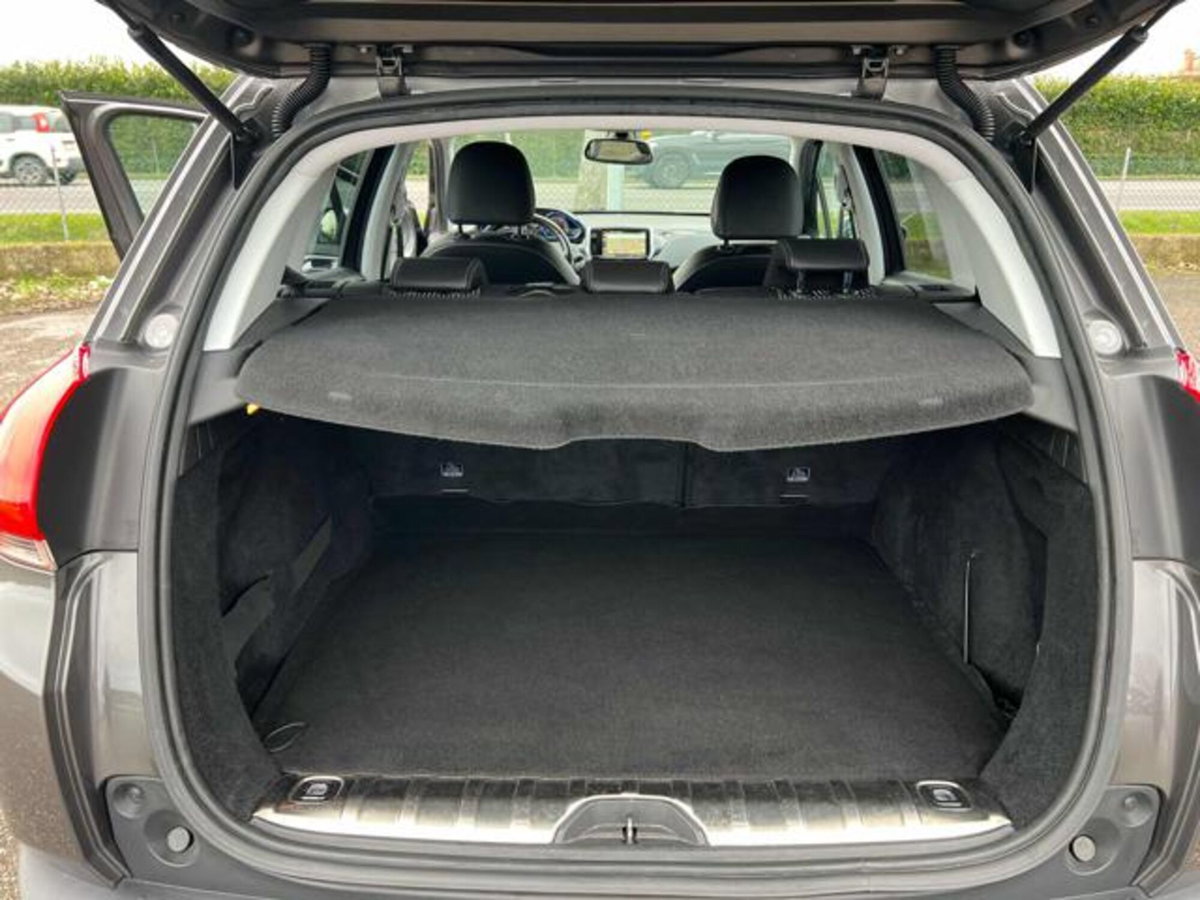 Peugeot 2008 120 S&S Allure (14)