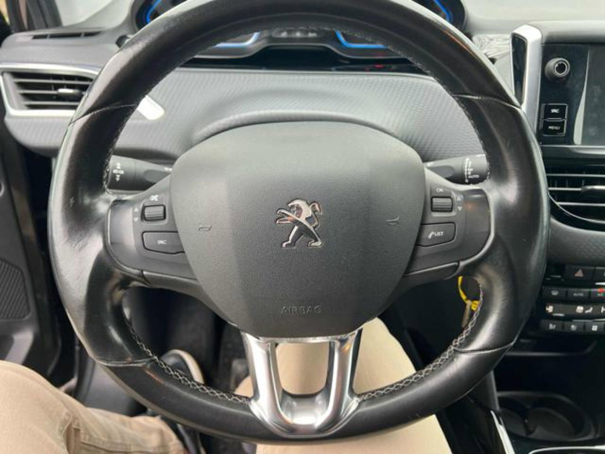 Peugeot 2008 120 S&S Allure (7)