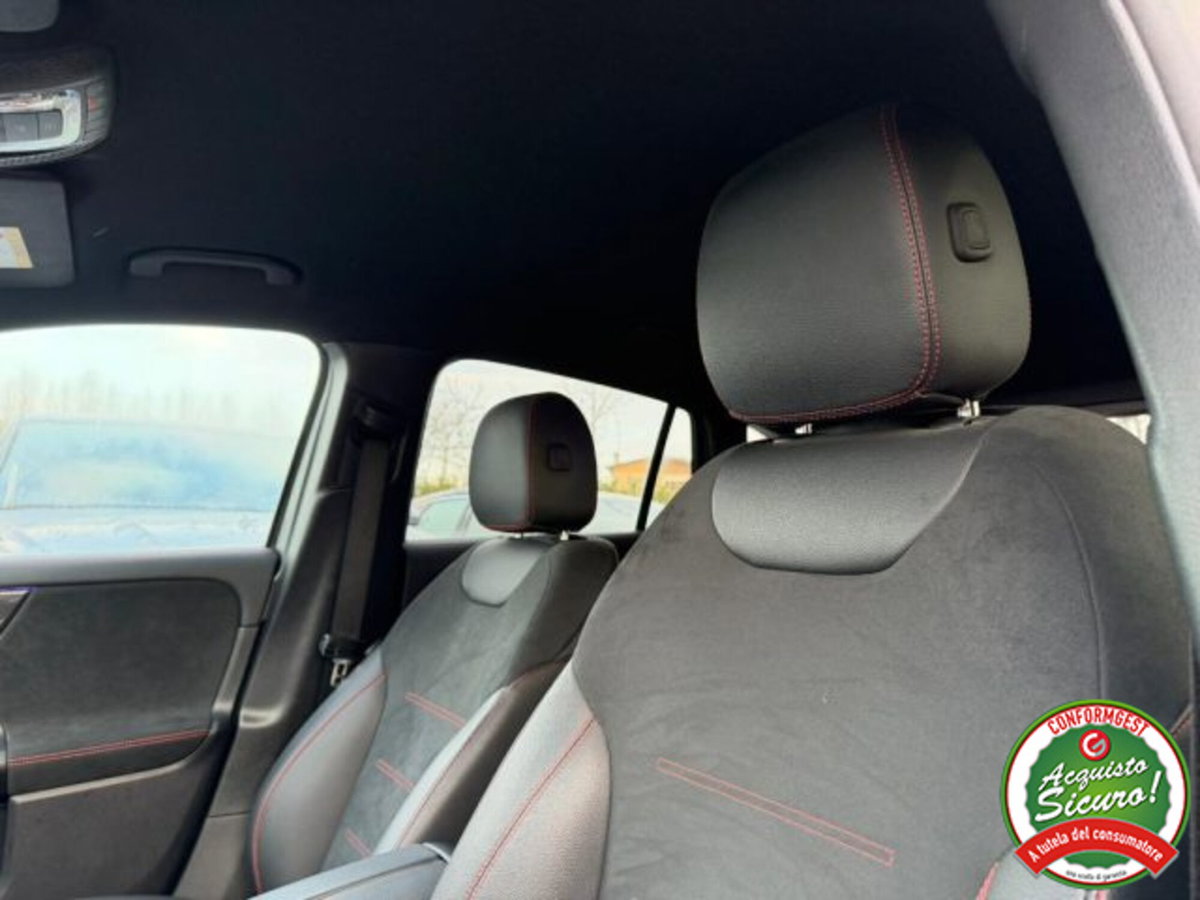Mercedes-Benz GLA SUV 180 d Automatic Premium (10)