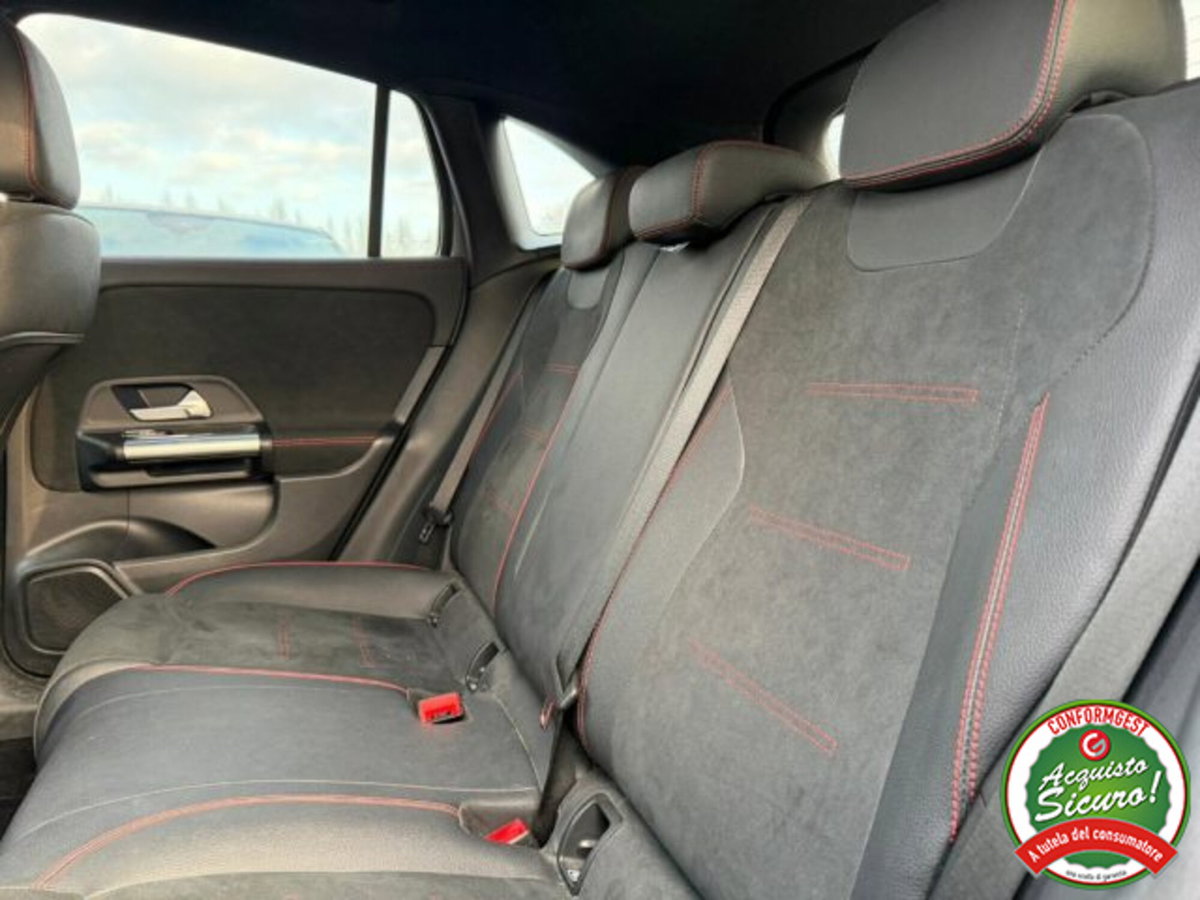Mercedes-Benz GLA SUV 180 d Automatic Premium (12)