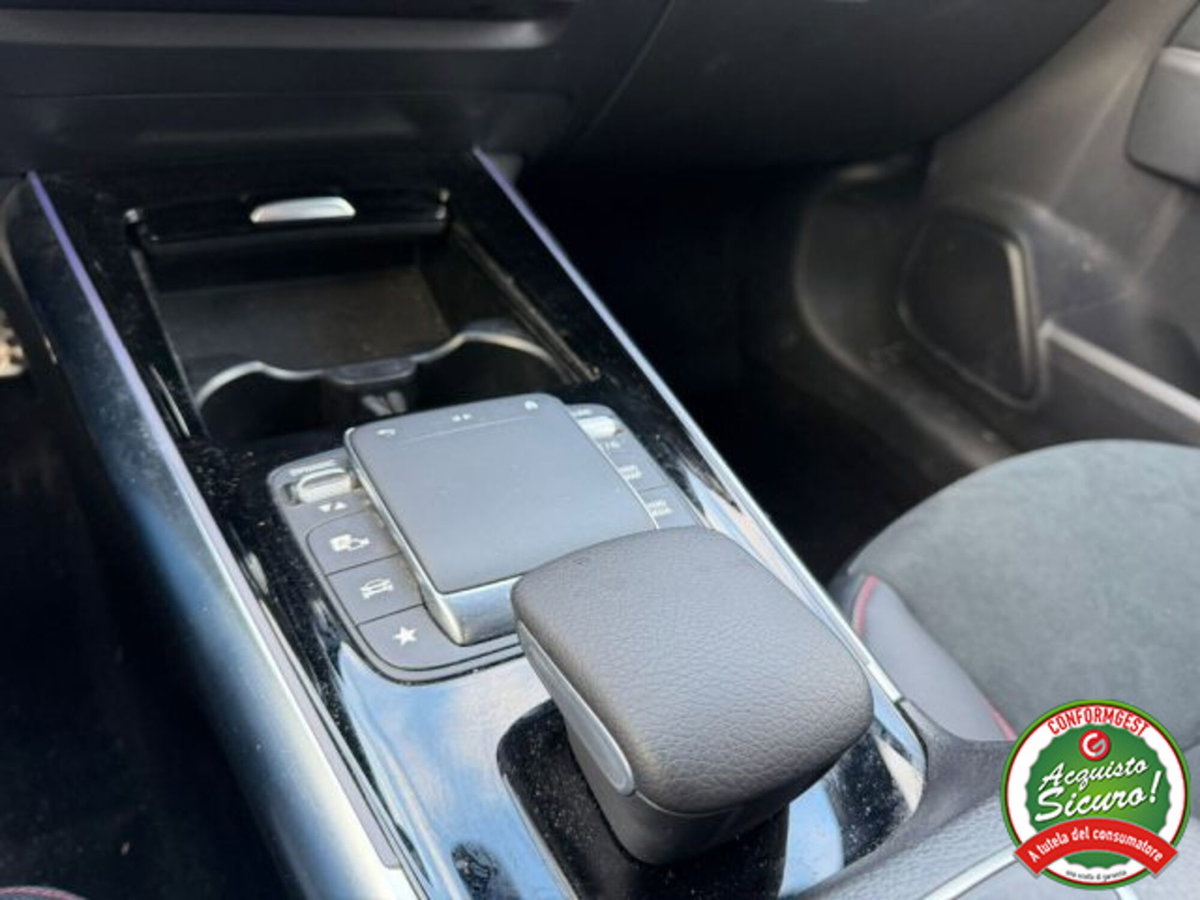 Mercedes-Benz GLA SUV 180 d Automatic Premium (15)