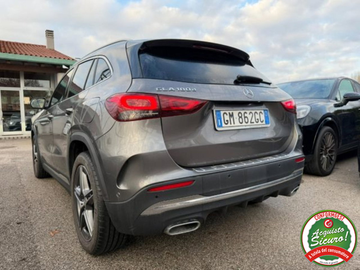 Mercedes-Benz GLA SUV 180 d Automatic Premium (3)