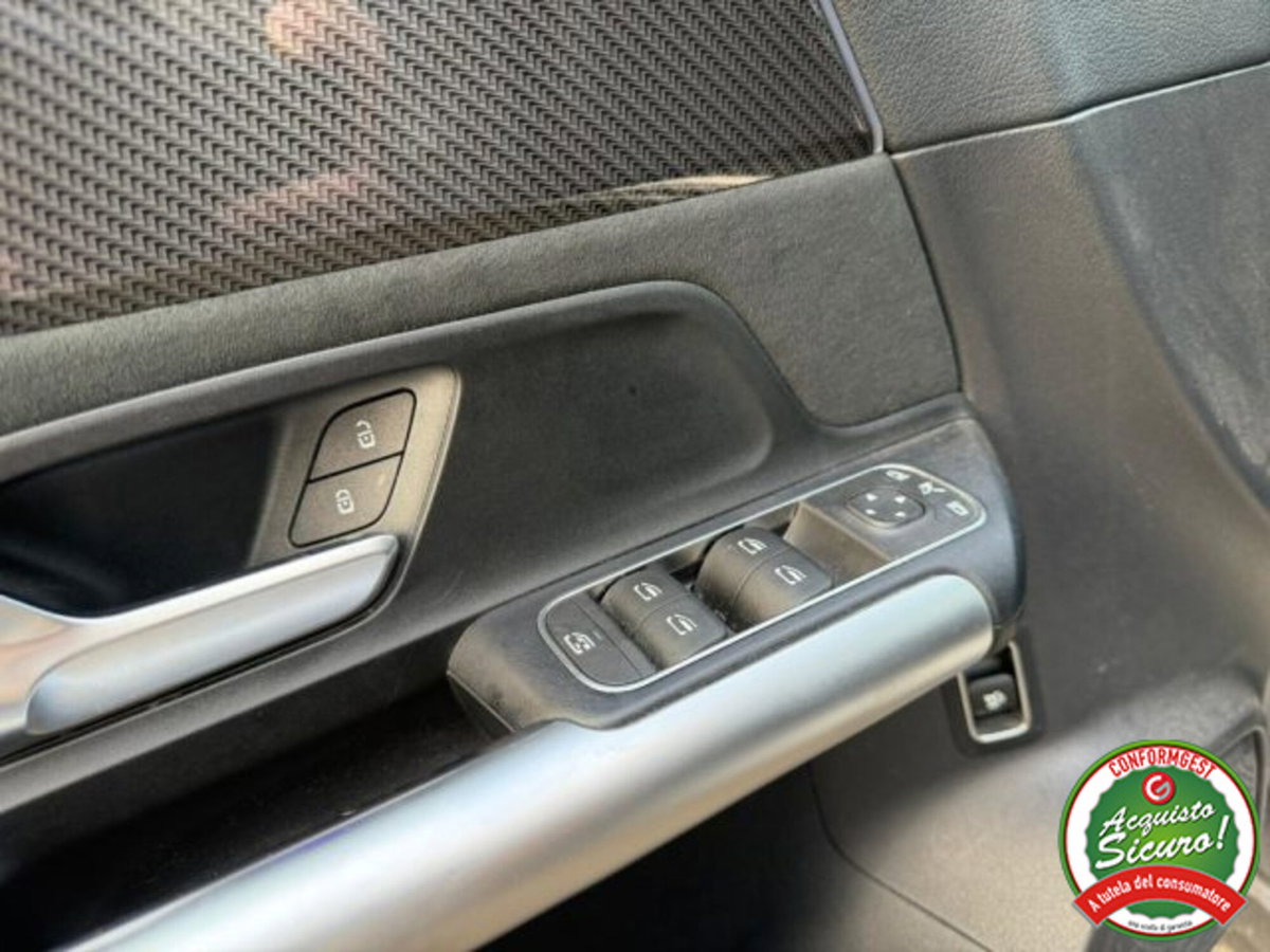 Mercedes-Benz GLA SUV 180 d Automatic Premium (8)
