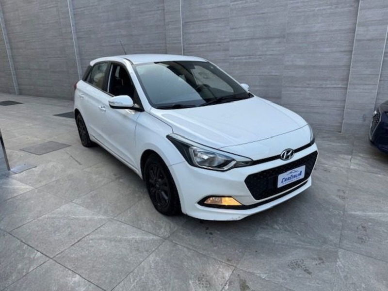 Hyundai i20 1.2 84 CV 5 porte Blackline
