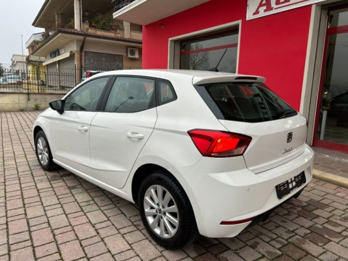 SEAT Ibiza 1.0 TGI 5 porte Business (4)