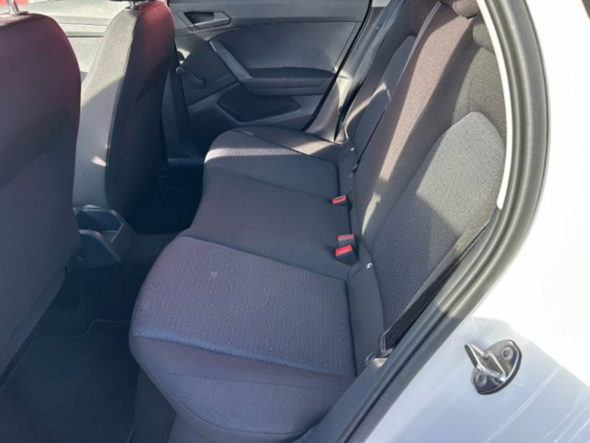 SEAT Ibiza 1.0 TGI 5 porte Business (6)
