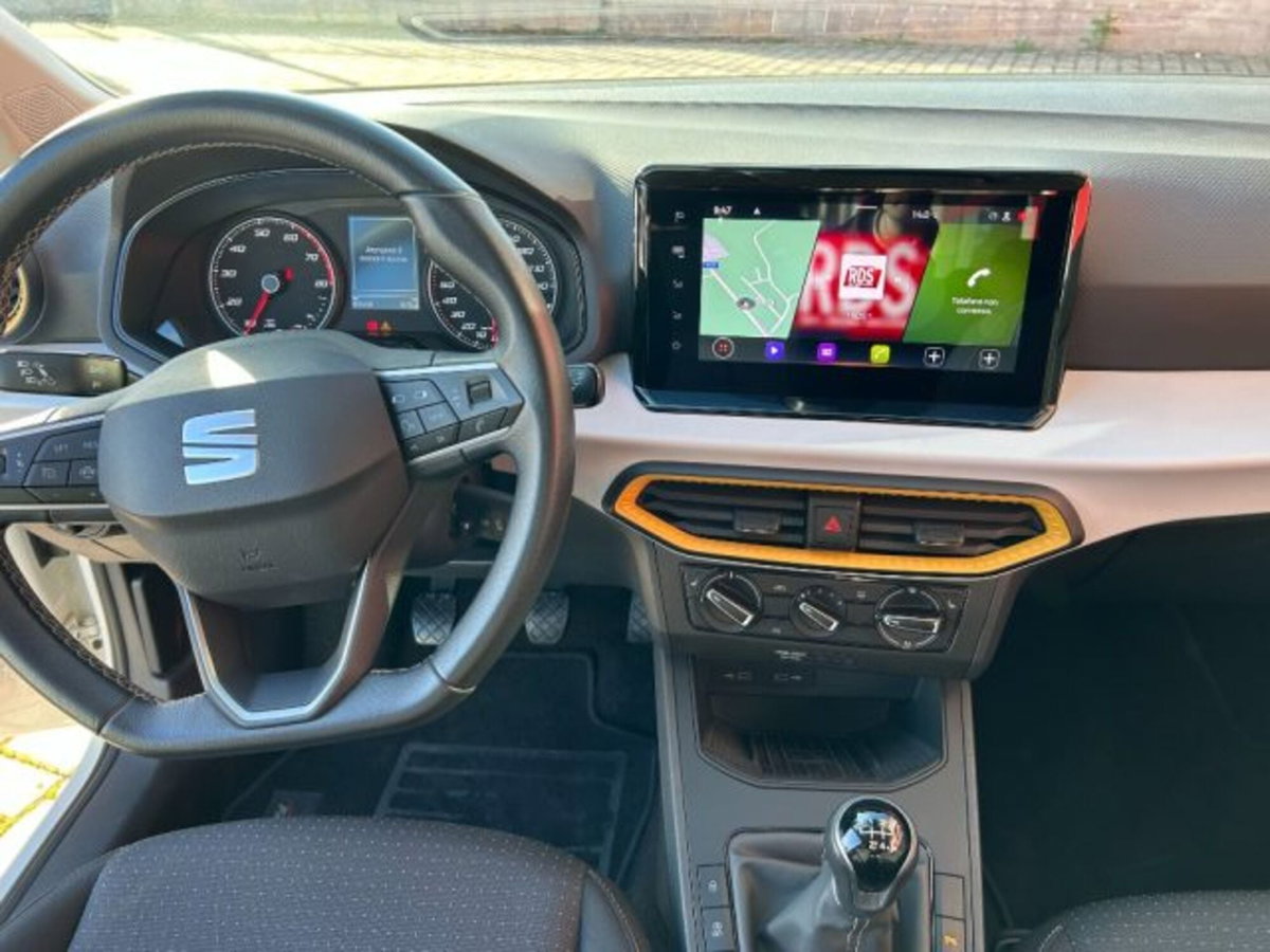 SEAT Ibiza 1.0 TGI 5 porte Business (8)