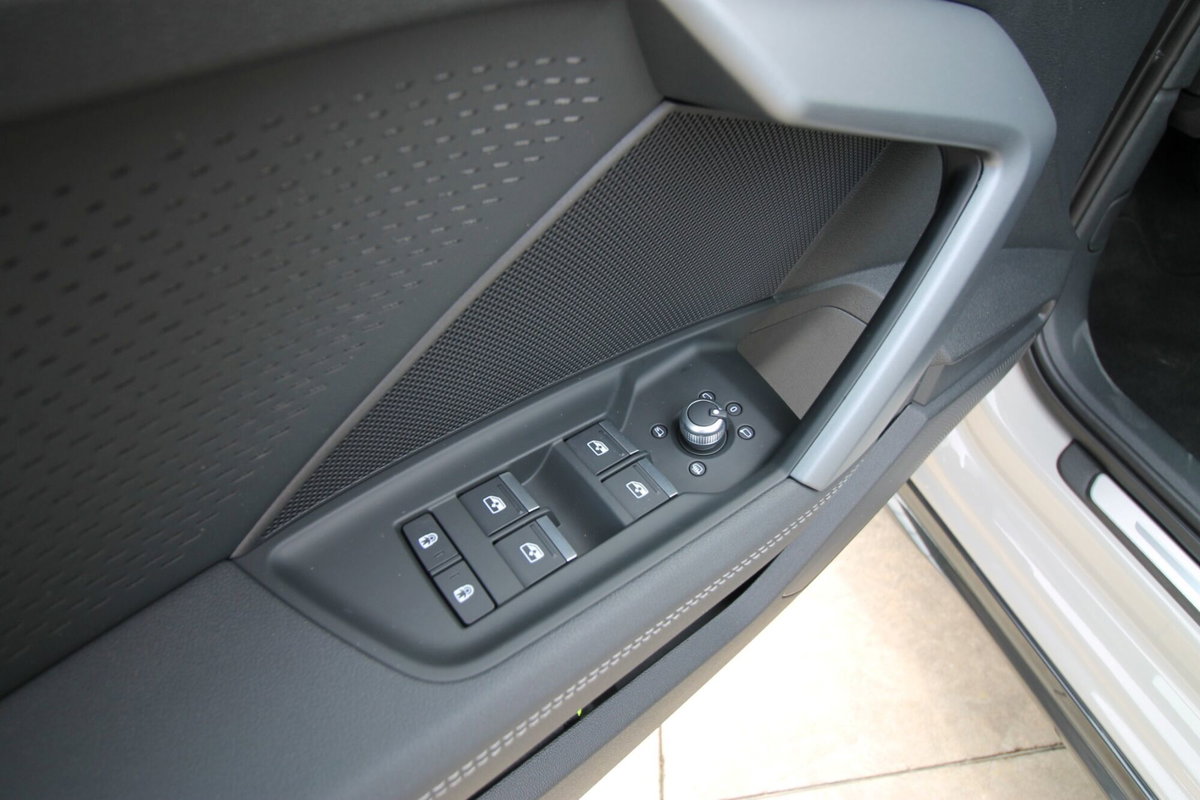 Audi A3 allstreet 1.5 tfsi mhev Identity Contrast 150cv s-tronic (13)