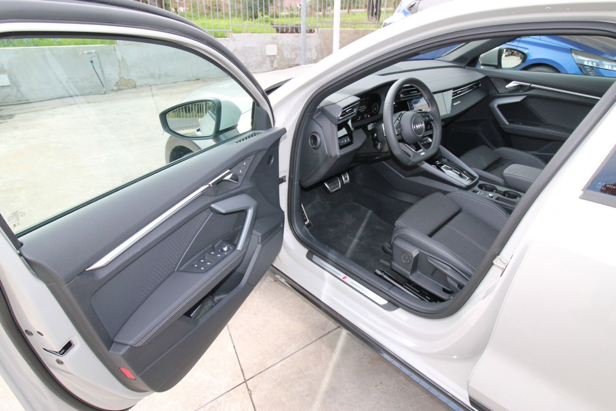 Audi A3 allstreet 1.5 tfsi mhev Identity Contrast 150cv s-tronic (15)