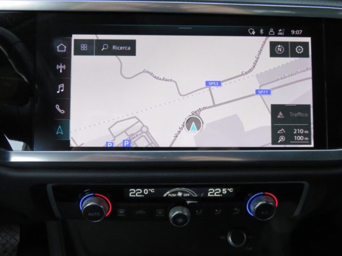 Audi Q3 35 TDI quattro S tronic Business (10)
