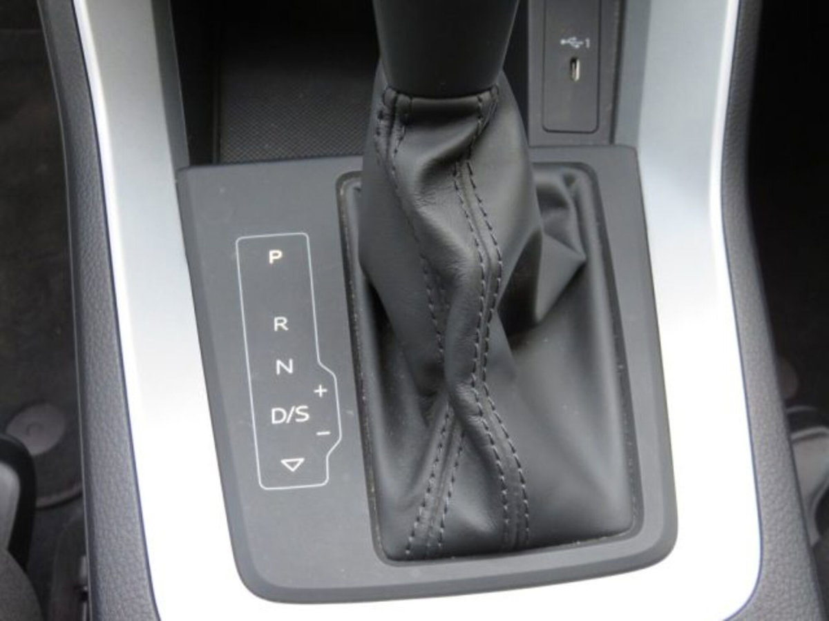 Audi Q3 35 TDI quattro S tronic Business (11)