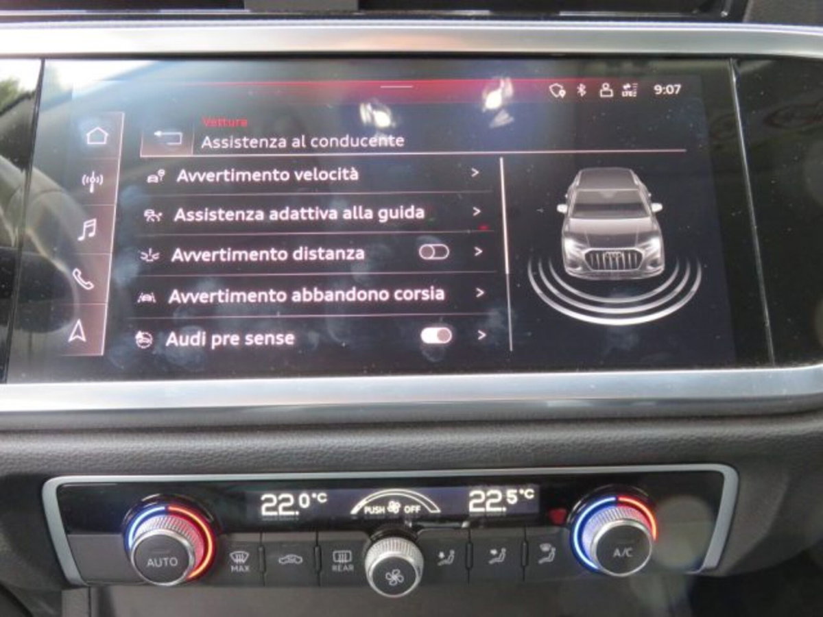 Audi Q3 35 TDI quattro S tronic Business (15)