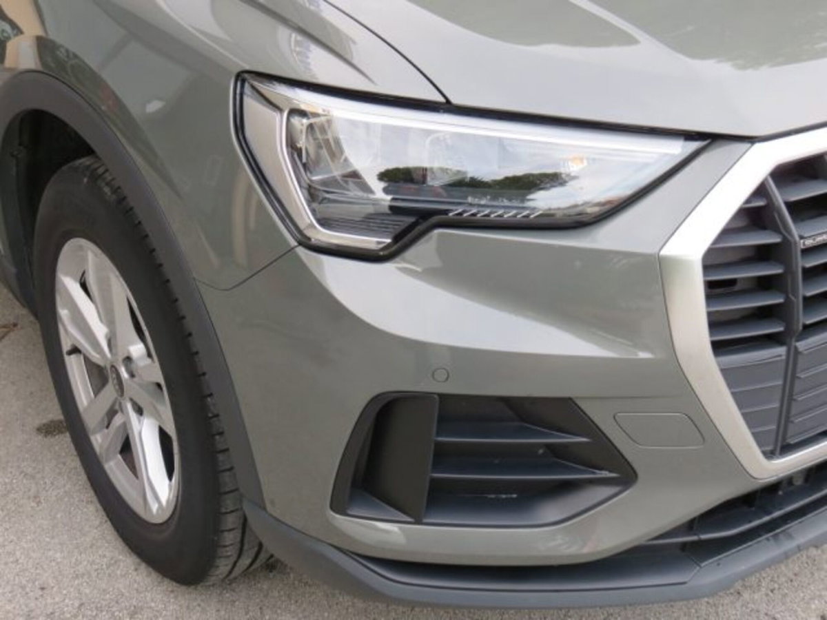 Audi Q3 35 TDI quattro S tronic Business (19)