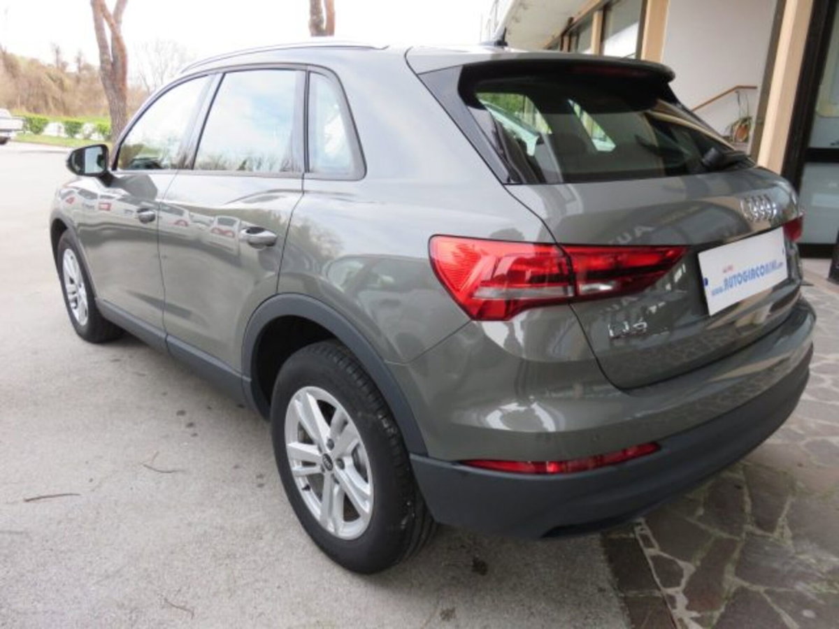 Audi Q3 35 TDI quattro S tronic Business (4)