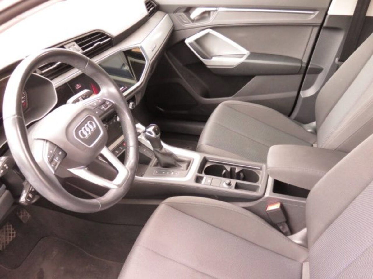 Audi Q3 35 TDI quattro S tronic Business (7)