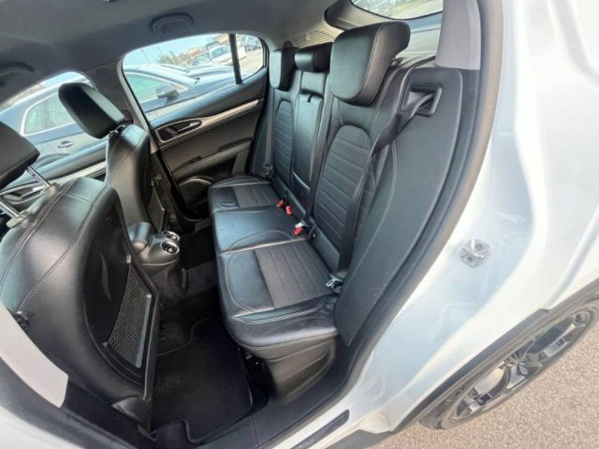 Alfa Romeo Stelvio Stelvio 2.2 Turbodiesel 150 CV AT8 RWD Business (12)